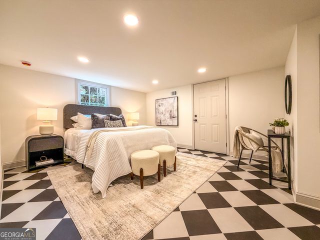 989 Oakview Drive SE, Smyrna, GA 30080