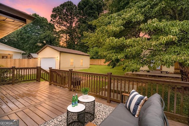 989 Oakview Drive SE, Smyrna, GA 30080