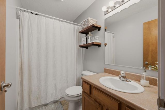 16036 Timberwillow Drive, Huntertown, IN 46748