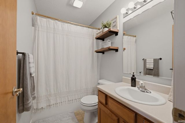 16036 Timberwillow Drive, Huntertown, IN 46748