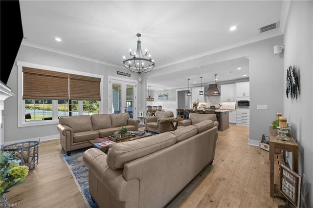 107 Meeting House Lane, Advance, NC 27006
