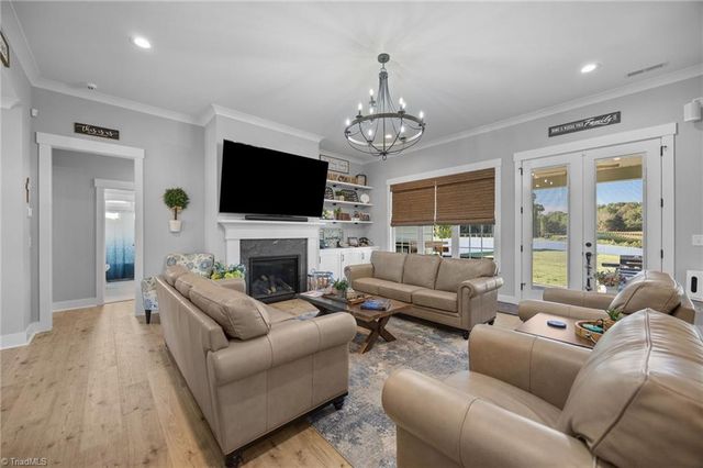107 Meeting House Lane, Advance, NC 27006