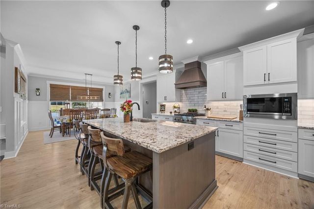 107 Meeting House Lane, Advance, NC 27006