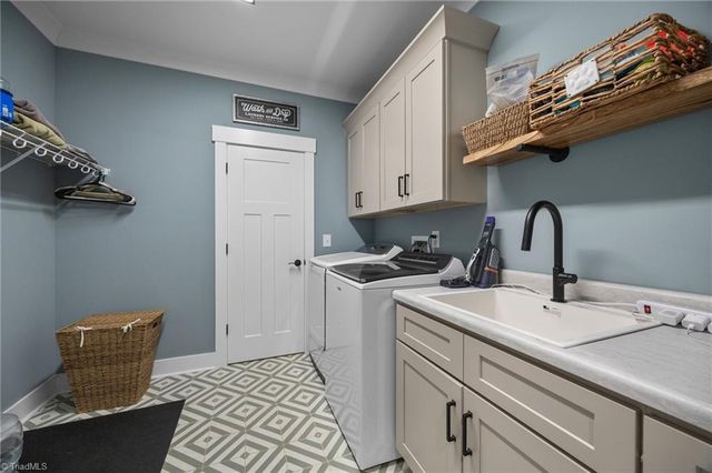 107 Meeting House Lane, Advance, NC 27006