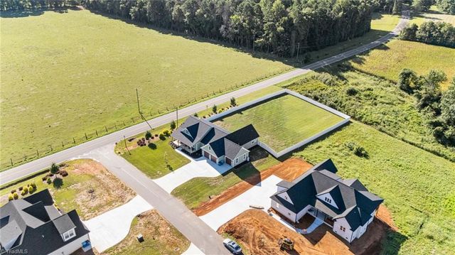 107 Meeting House Lane, Advance, NC 27006