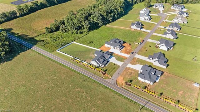 107 Meeting House Lane, Advance, NC 27006