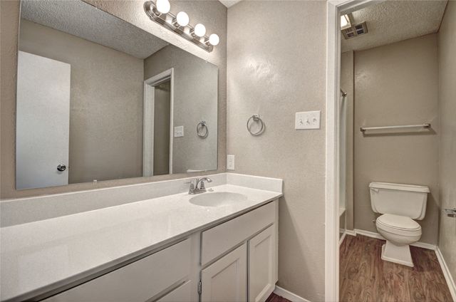 3319 Crites Street 101, Richland Hills, TX 76118