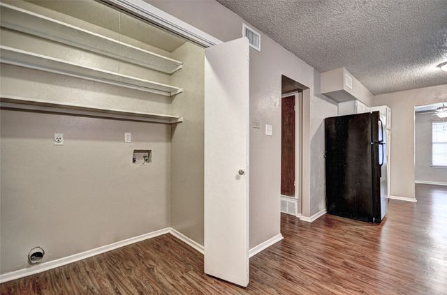 3319 Crites Street 101, Richland Hills, TX 76118