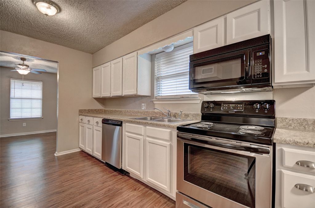 3319 Crites Street 101, Richland Hills, TX 76118