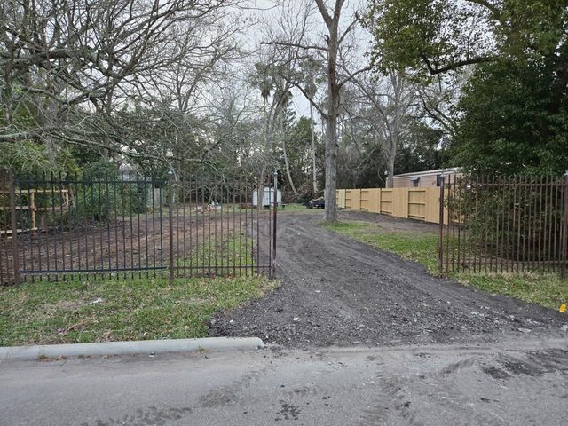 0 Bayou Rd, La Marque, TX 77568