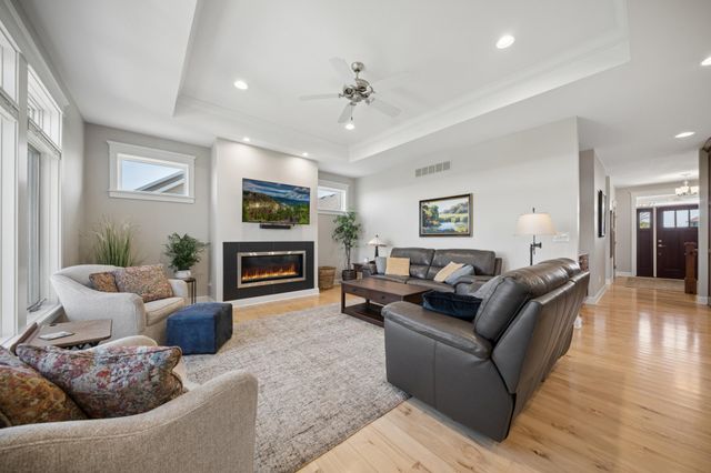1476 Century Corner Lane NE, Rochester, MN 55906