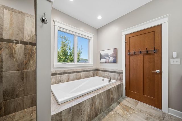 1476 Century Corner Lane NE, Rochester, MN 55906
