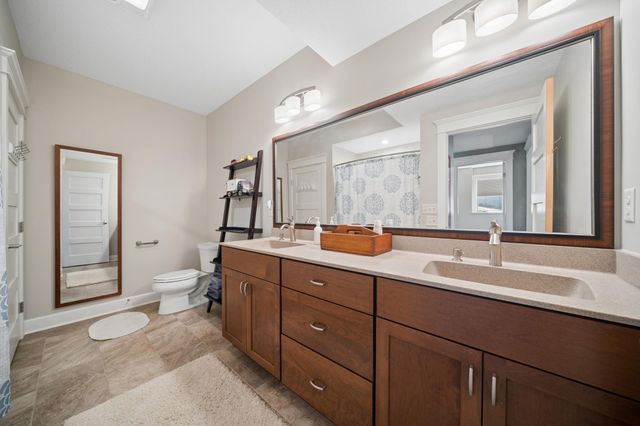 1476 Century Corner Lane NE, Rochester, MN 55906