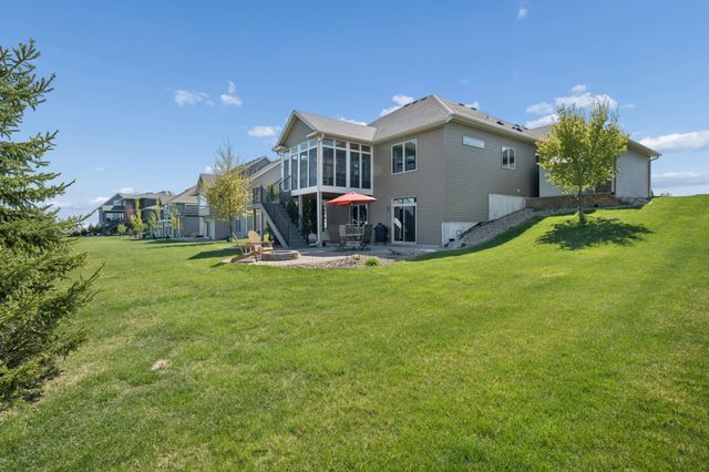 1476 Century Corner Lane NE, Rochester, MN 55906
