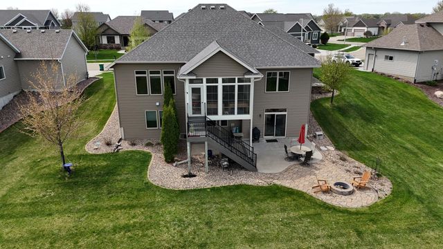 1476 Century Corner Lane NE, Rochester, MN 55906