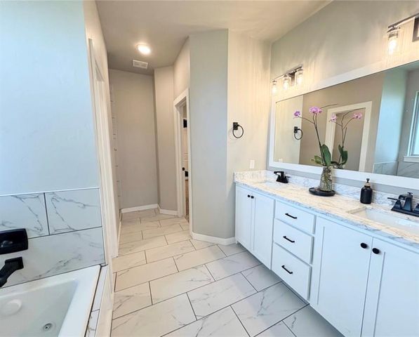 1920 Sama Way, Yukon, OK 73099