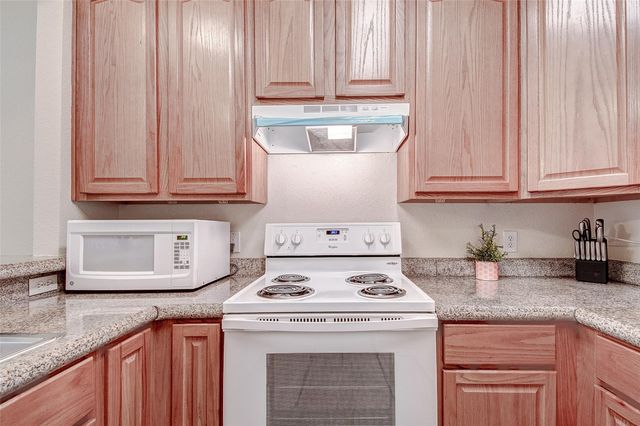 9400 Bellaire Boulevard 202, Houston, TX 77036