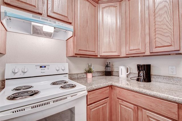 9400 Bellaire Boulevard 202, Houston, TX 77036