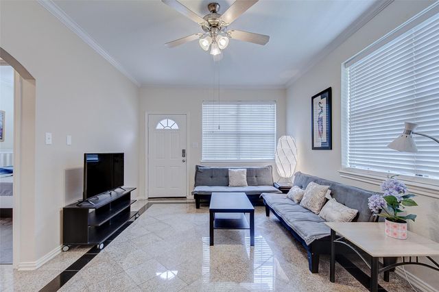 9400 Bellaire Boulevard 202, Houston, TX 77036