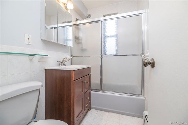 1 Jefferson Avenue H8, Rockville Centre, NY 11570