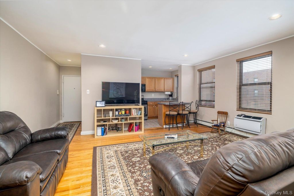 1 Jefferson Avenue H8, Rockville Centre, NY 11570 — photo 4