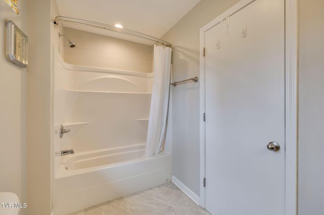 3114 Summit Avenue, Johnson City, TN 37604