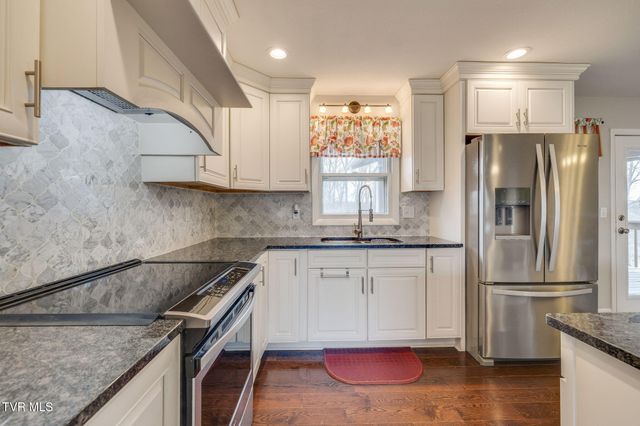 3114 Summit Avenue, Johnson City, TN 37604