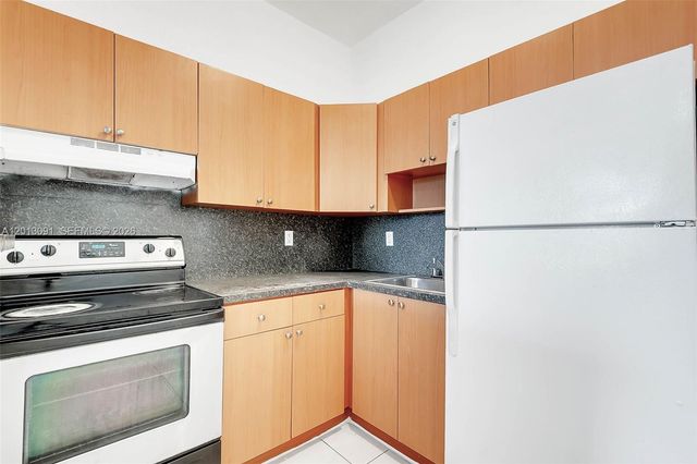 50 NW 79th St 4, Miami, FL 33150