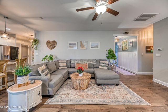 153 Poplar Branch Way, Hampstead, NC 28443