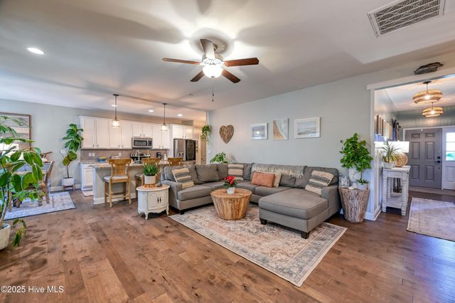 153 Poplar Branch Way, Hampstead, NC 28443