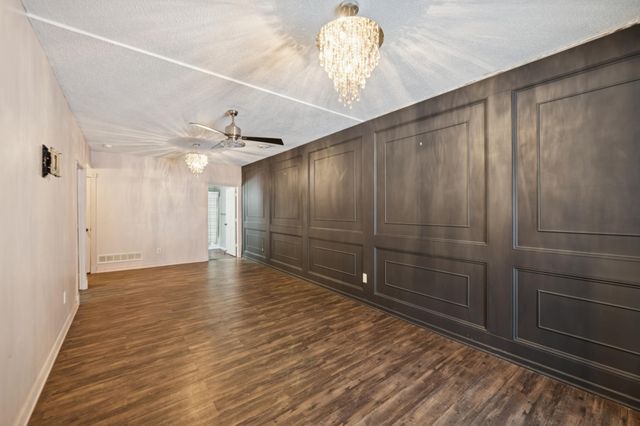 542 5th Avenue SW, Cambridge, MN 55008