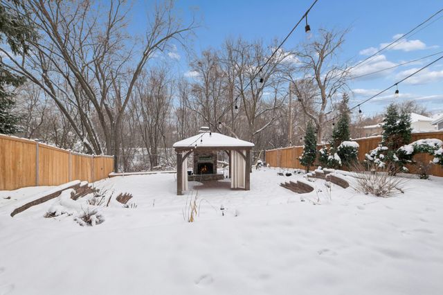 542 5th Avenue SW, Cambridge, MN 55008