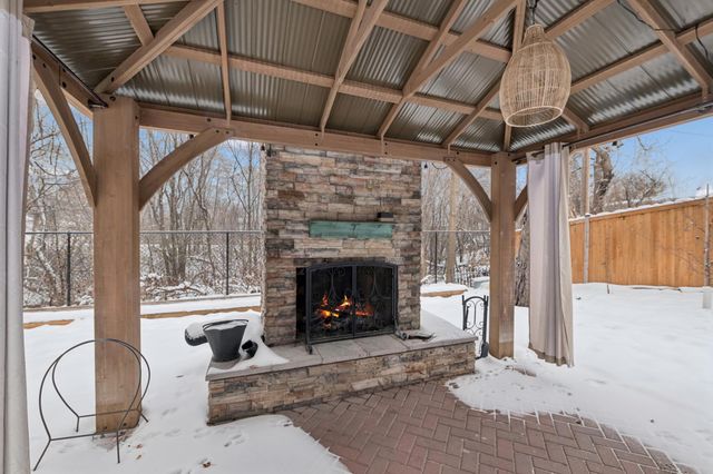 542 5th Avenue SW, Cambridge, MN 55008