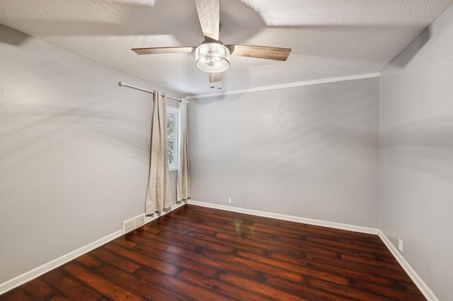 542 5th Avenue SW, Cambridge, MN 55008