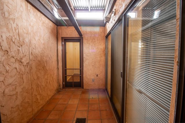 1127 Lois St, Kerrville, TX 78028