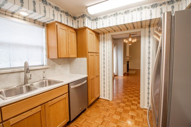 1127 Lois St, Kerrville, TX 78028