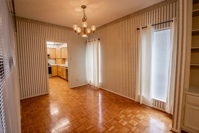 1127 Lois St, Kerrville, TX 78028