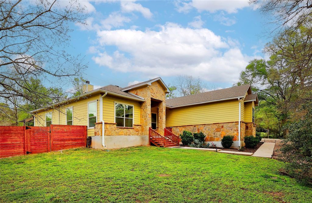 192 W Kaanapali LN, Bastrop, TX 78602