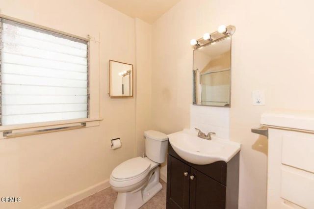 833 N Ridgewood Place, Los Angeles, CA 90038