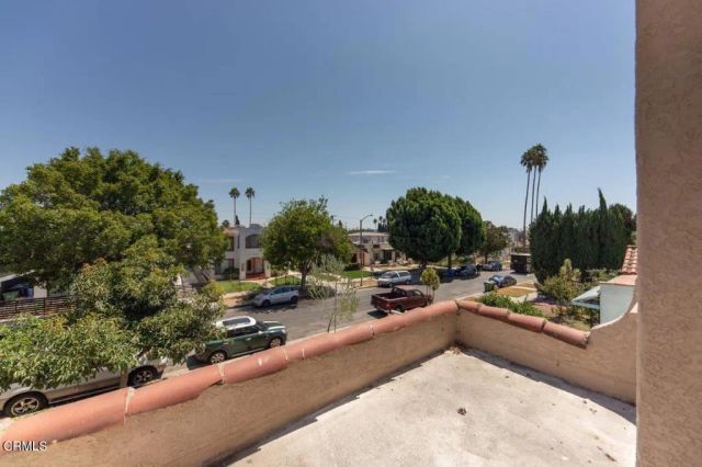 833 N Ridgewood Place, Los Angeles, CA 90038