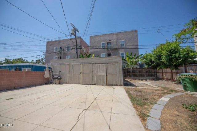 833 N Ridgewood Place, Los Angeles, CA 90038