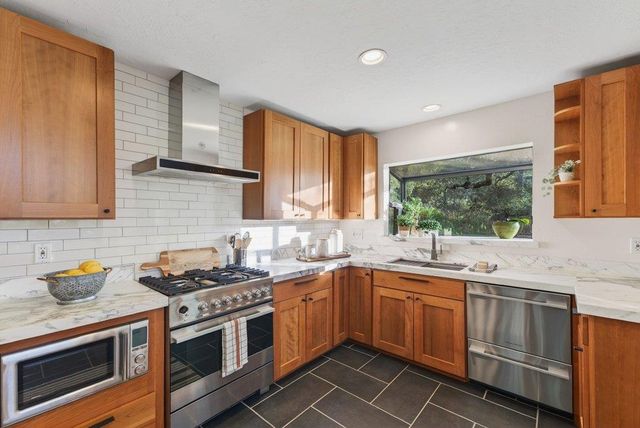 2203 Quail Hollow Road, Ben Lomond, CA 95005