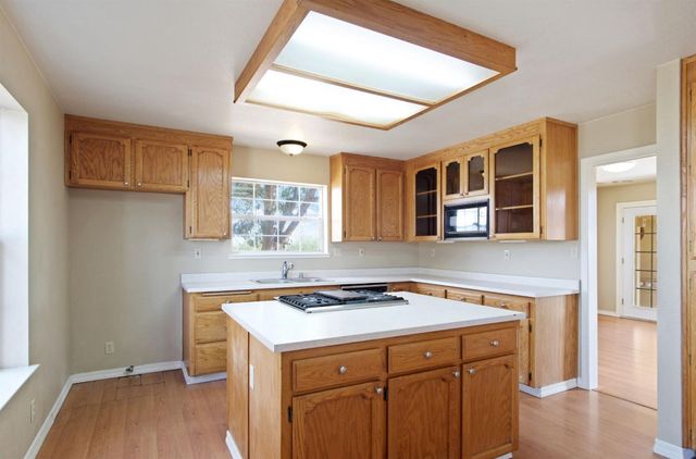 18624 Lake Rd, Hickman, CA 95323