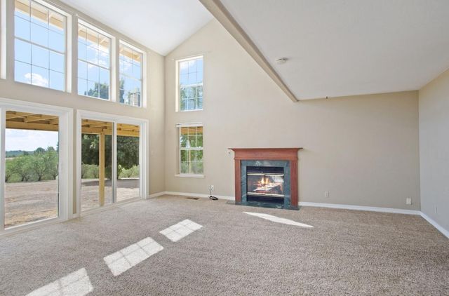 18624 Lake Rd, Hickman, CA 95323