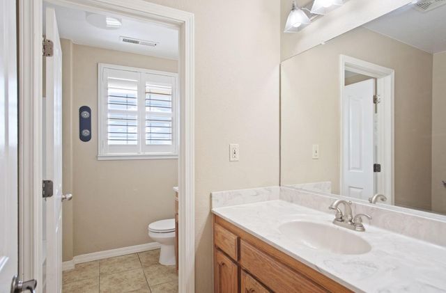 18624 Lake Rd, Hickman, CA 95323