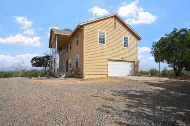 18624 Lake Rd, Hickman, CA 95323