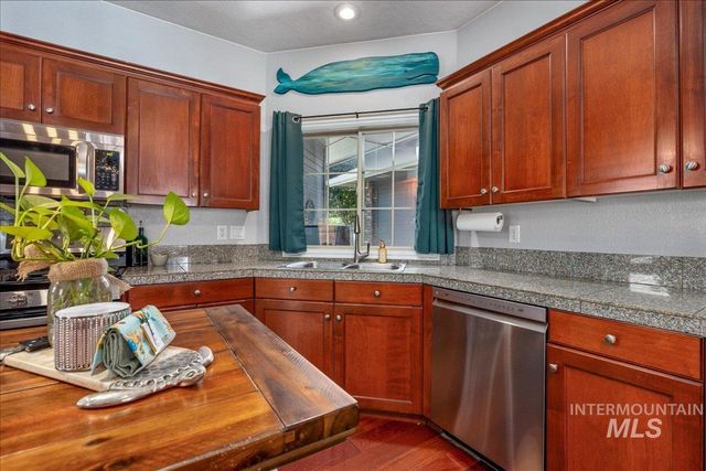 9752 W Bridgegate St, Boise, ID 83709