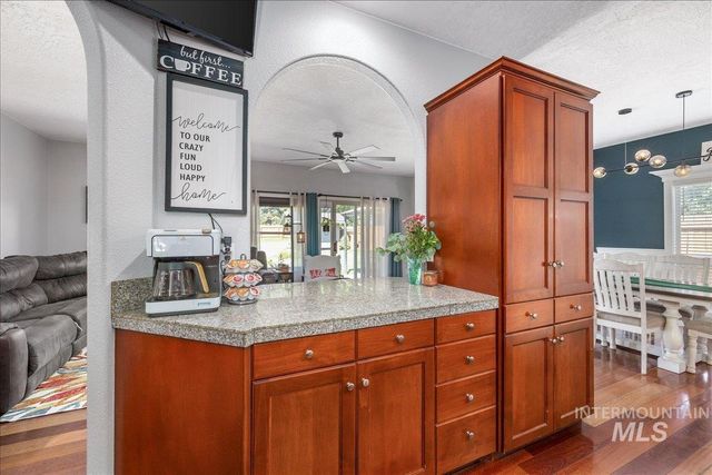 9752 W Bridgegate St, Boise, ID 83709