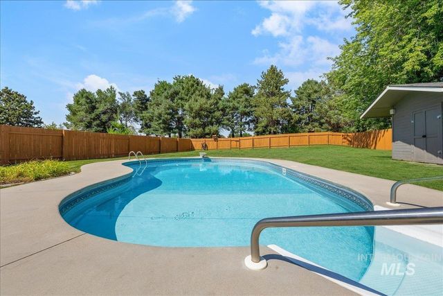 9752 W Bridgegate St, Boise, ID 83709