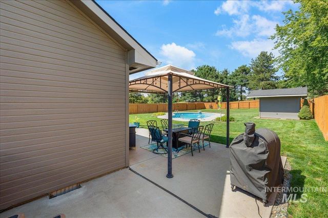 9752 W Bridgegate St, Boise, ID 83709